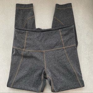 EUC Athleta Salutation 7/8 tights